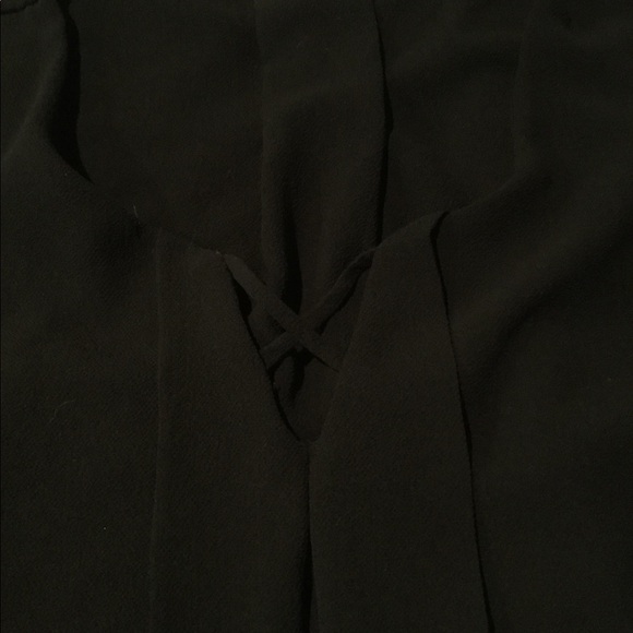 Monteau Sleeveless Top - Picture 3 of 4